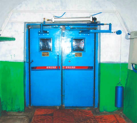 自動(dòng)風(fēng)門1.jpg 自動(dòng)風(fēng)門1.jpg